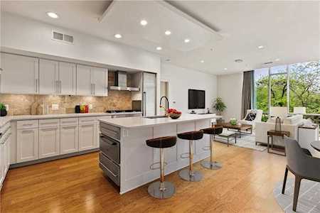 1600 Barton Springs RD #4204 Austin, TX 78704