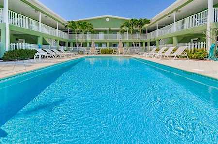 225 104th Ave #203 Treasure Island, FL 33706