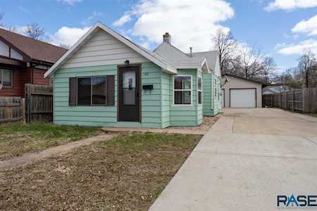 124 S Williams Ave Sioux Falls, SD 57104
