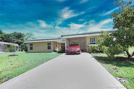 6600 NW 71st Ave Tamarac, FL 33321