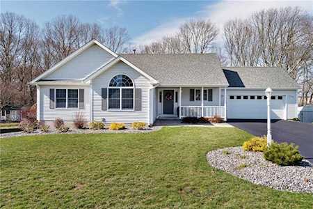 12 Spinnaker Ct Narragansett, RI 02882