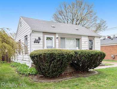 5926 Nightingale St Dearborn Heights, MI 48127