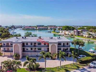 11901 Lagoon Ln #304 Treasure Island, FL 33706