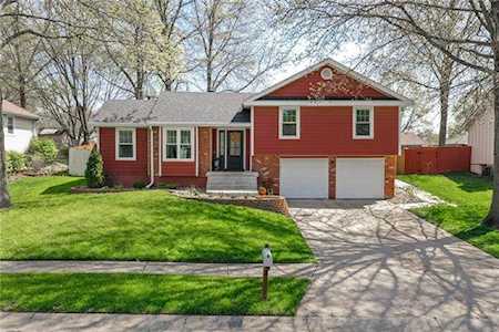 1105 Bristol Way Liberty, MO 64068