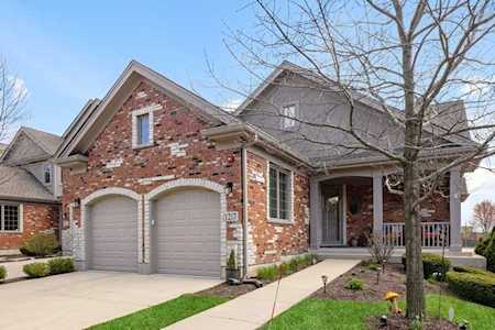 1217 W Charles Ln Westmont, IL 60559