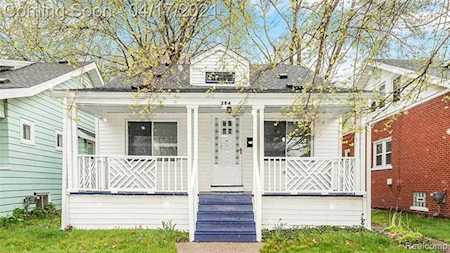 284 Pearson St Ferndale, MI 48220