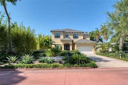 1220 Murok WAY S St Petersburg, FL 33705