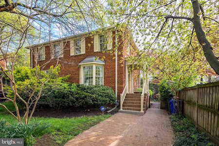 2637 Uhle St Arlington, VA 22206