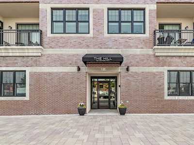 105 S Cottage Hill Ave #401 Elmhurst, IL 60126