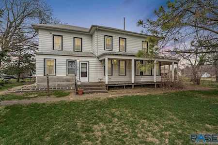 309 N Elm St Lennox, SD 57039