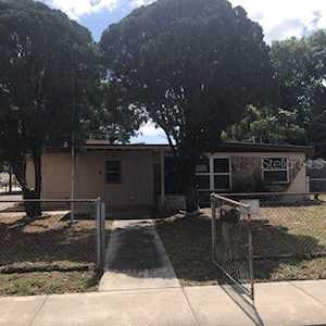 8042 Bayou Dr Seminole, FL 33777