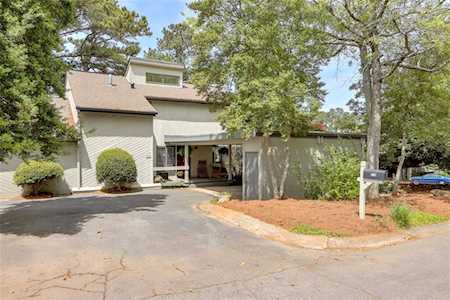 675 Highland Ct Marietta, GA 30068