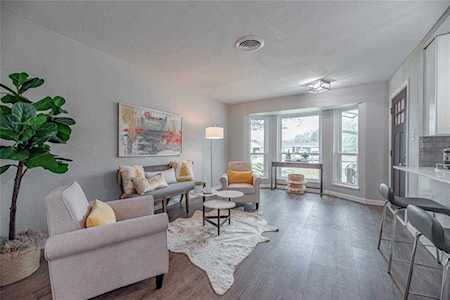 5702 W 43rd St Houston, TX 77092