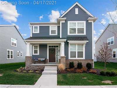 2561 Massoit Rd Royal Oak, MI 48073
