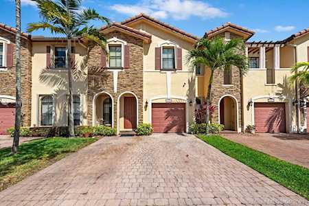 3243 NW 103rd Path Doral, FL 33172