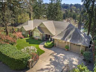 584 Ridgeway Rd Lake Oswego, OR 97034