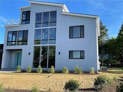 23 Clarkes Village Rd Jamestown, RI 02835