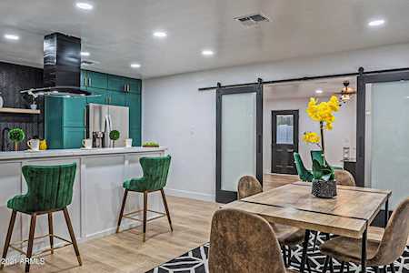 8313 E Clarendon Avenue Scottsdale, AZ 85251