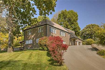 830 NW Valley Ln Riverside, MO 64150