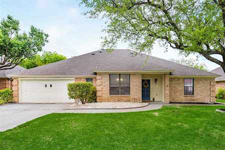 5728 Puerto Vallarta Drive North Richland Hills, TX 76180