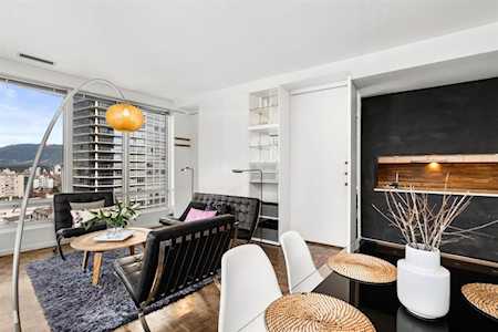 989 Nelson Street #1207 Vancouver, BC V6Z 2S1