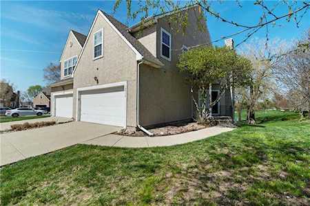 15902 W 91st Terrace Lenexa, KS 66219