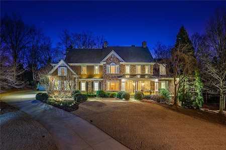 10 Highland Valley Ct Sandy Springs, GA 30327
