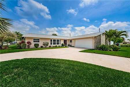 14167 Yacht Club Blvd Seminole, FL 33776
