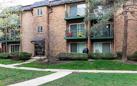 2636 Pirates Cove Blvd #4 Schaumburg, IL 60173