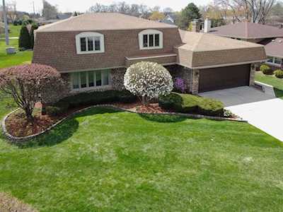 400 Kirkwood Cove Burr Ridge, IL 60527