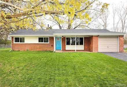 37880 Wendy Lee St Farmington Hills, MI 48331