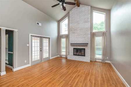 12010 Glenway Dr Houston, TX 77070