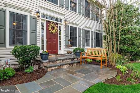 5200 Knoughton Way Centreville, VA 20120