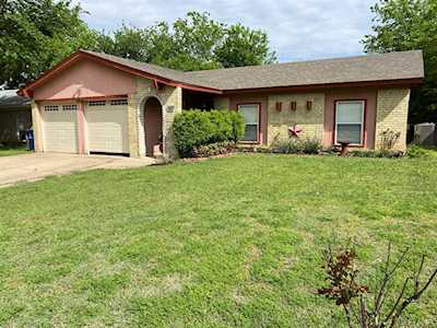 6633 Kitty Drive Watauga, TX 76148