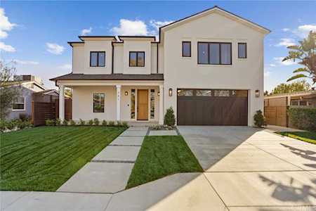 381 Walnut Street Costa Mesa, CA 92627