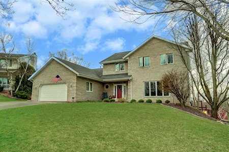 9 Berkley Cir Madison, WI 53719