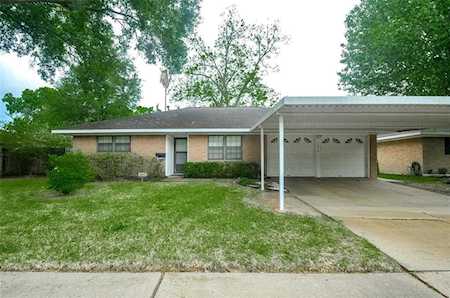 7519 Tanager St Houston, TX 77074