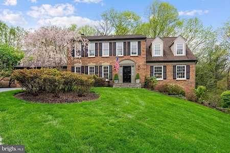10159 Hillington Ct Vienna, VA 22182