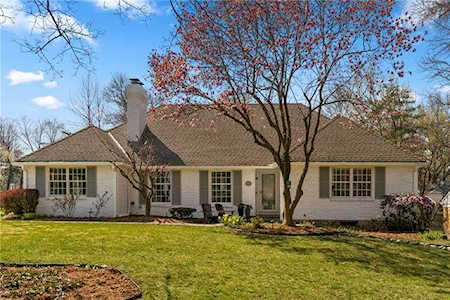 3901 W 57th Terrace Fairway, KS 66205
