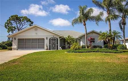 10 Pebble Beach Rd Rotonda West, FL 33947