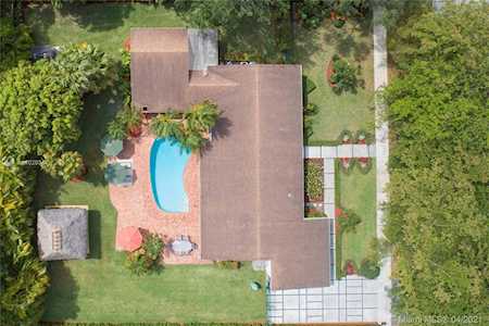 9525 SW 82nd Ave Miami, FL 33156
