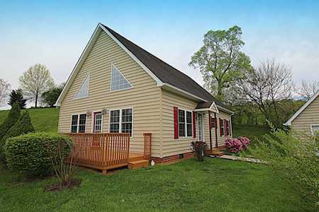 145 Magnolia Springs Troutville, VA 24175