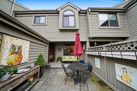 81 Waterview Ct Barrington, IL 60010