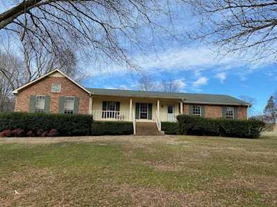 1410 Newmans Trl Hendersonville, TN 37075