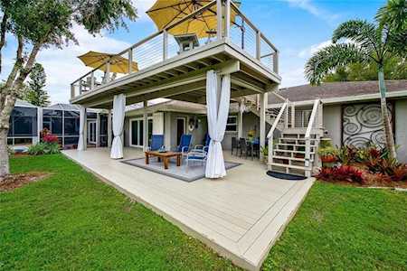 16 Hibiscus Rd Belleair, FL 33756