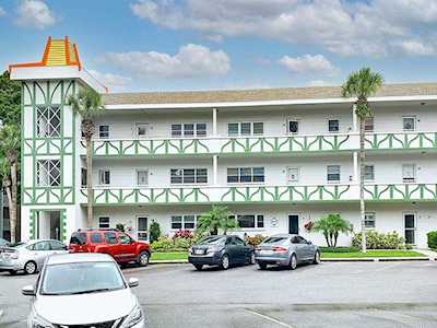 2470 Rhodesian Dr #30 Clearwater, FL 33763