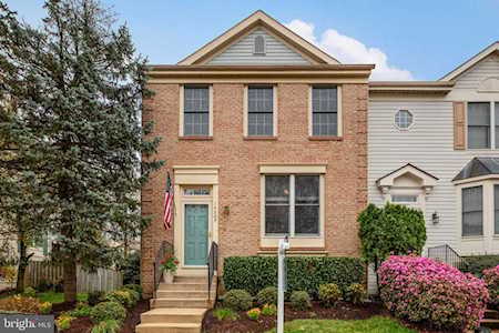 14309 Uniform Dr Centreville, VA 20121