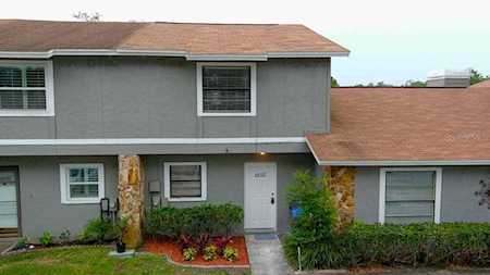 10022 Lake Oak CIRCLE Tampa, FL 33624