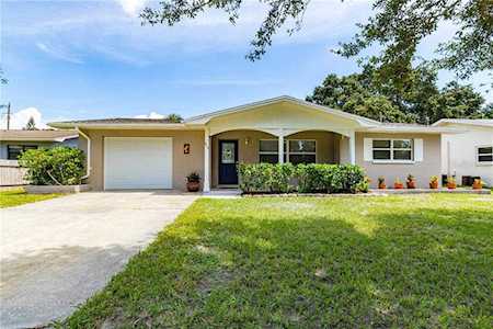 515 Manor Dr Dunedin, FL 34698