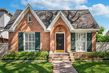 2820 Albans Rd West University Place, TX 77005